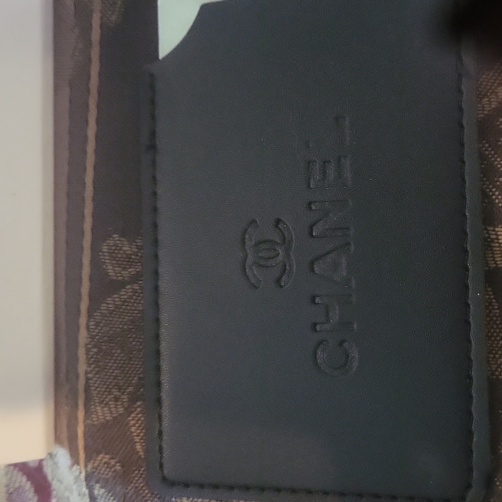 CHANEL  Duo Black Card Holder with Mirror And Chanel  Tote Fits Alot Makeup - Picture 2 of 6